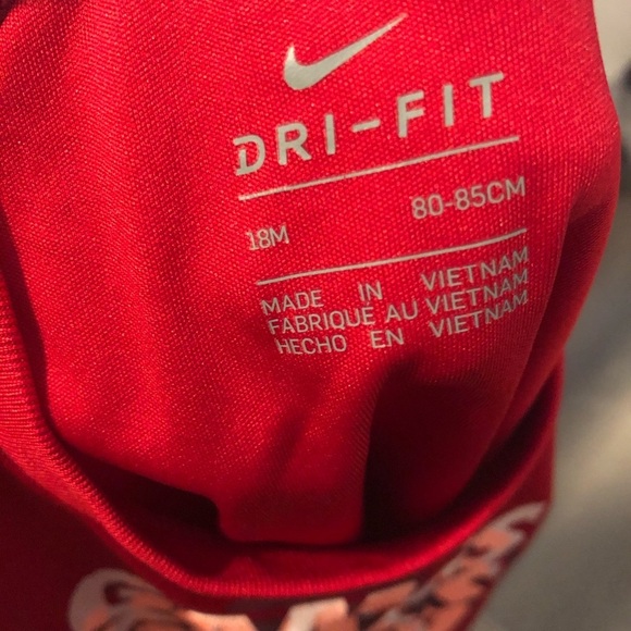 NIKE Dry Fit Short Sleeve t-shirt size 18M - Picture 2 of 5